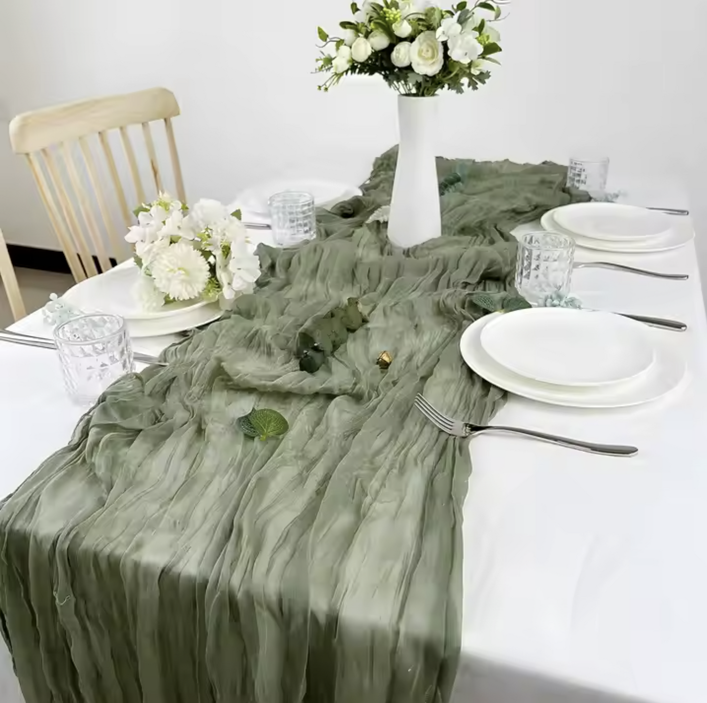Elegant Gauze Table Runner – Long Soft Fabric for Holiday & Event Tables