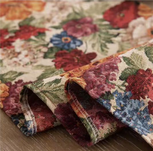 Elegant Jacquard Table Runner – American Classic Design for Dining Tables